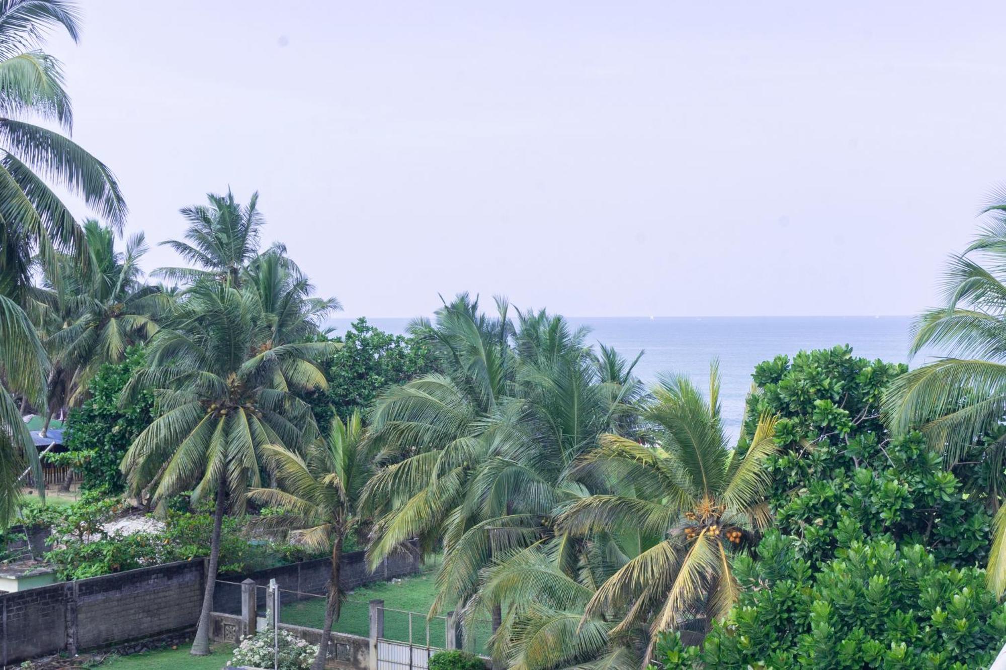 Blumarine Guest House Negombo Exterior foto